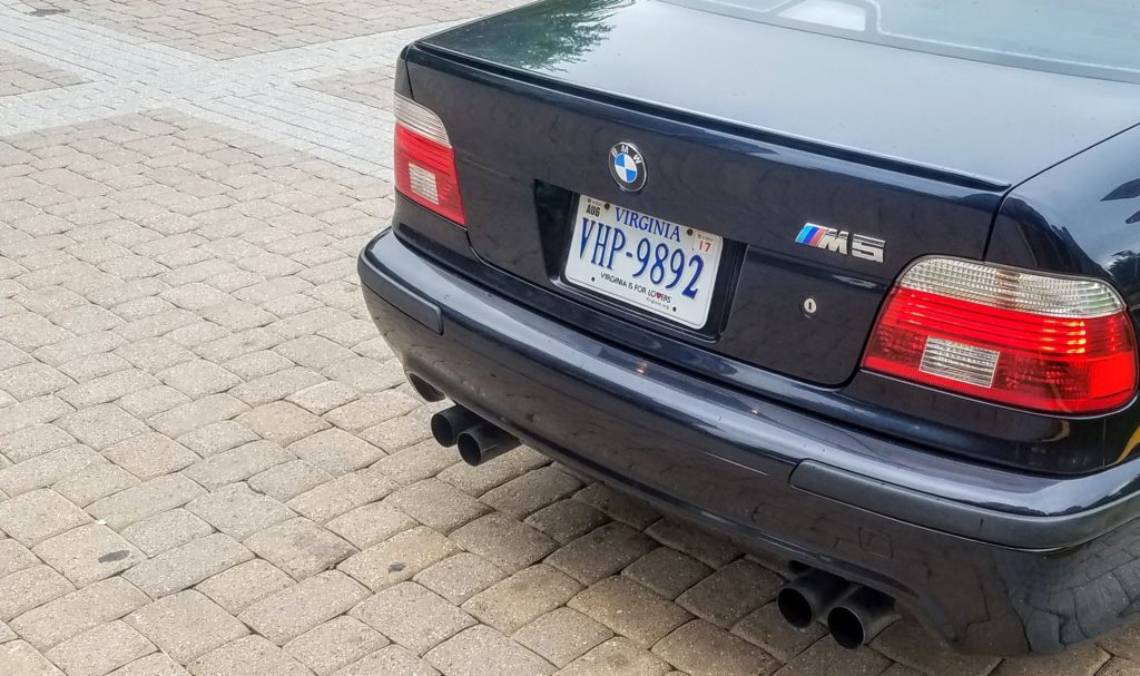 E39 M5 rear quarter view