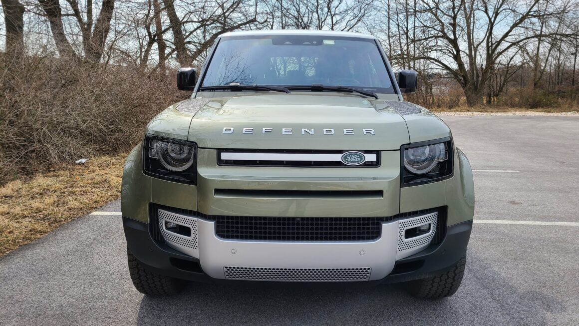 Land Rover Defender 90 front