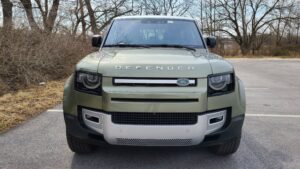 Land Rover Defender 90 front