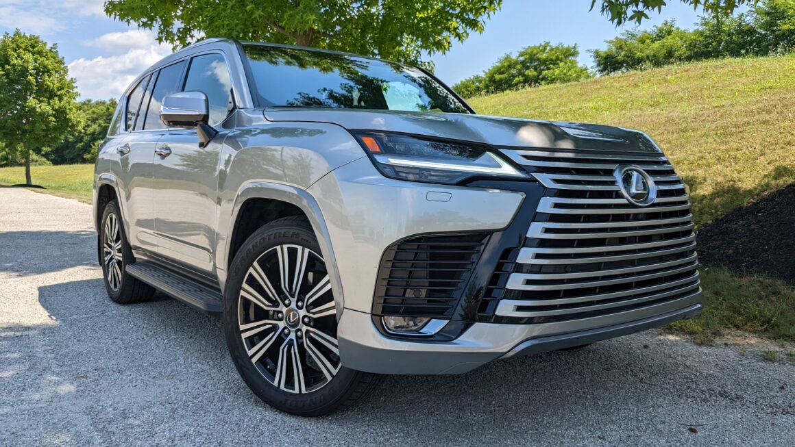 2022 lexus lx 600 hero