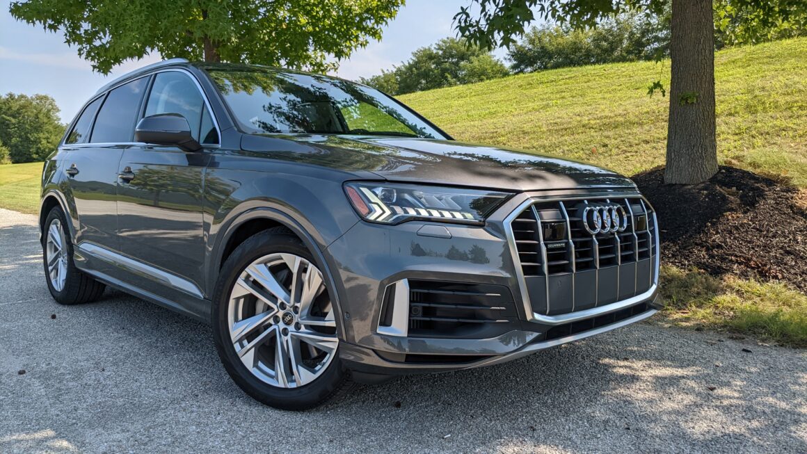 2022 Audi Q7 Prestige hero
