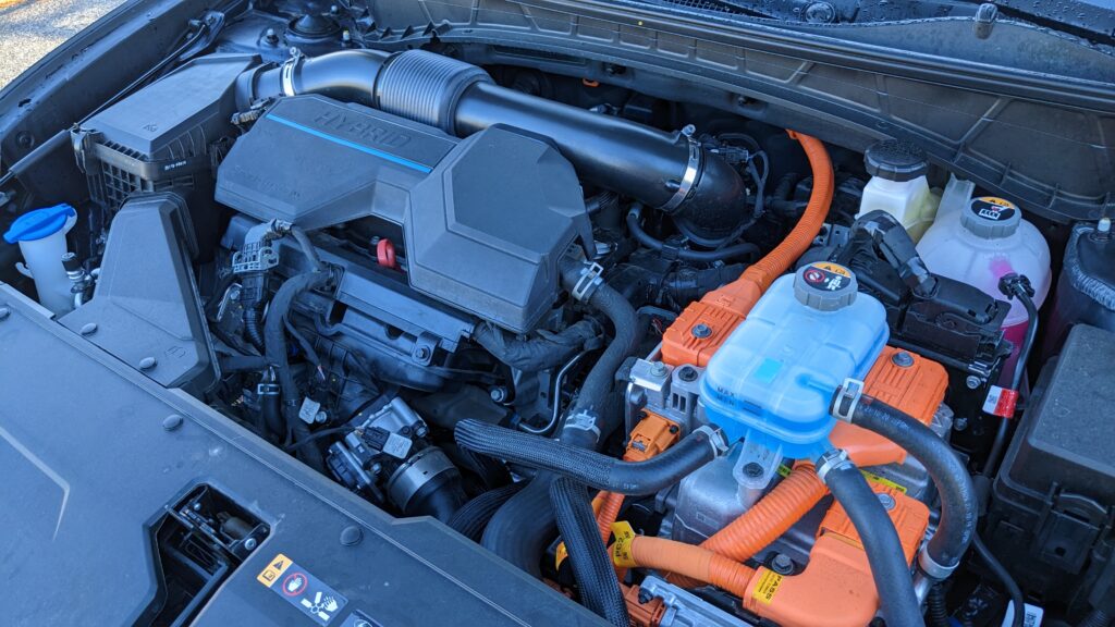 2022 Hyundai Tucson PHEV Limited engine
