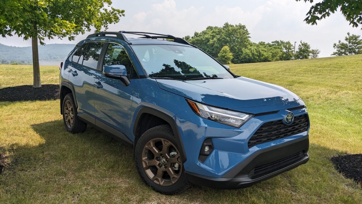 2023 Toyota RAV4 Hybrid Woodland Edition hero