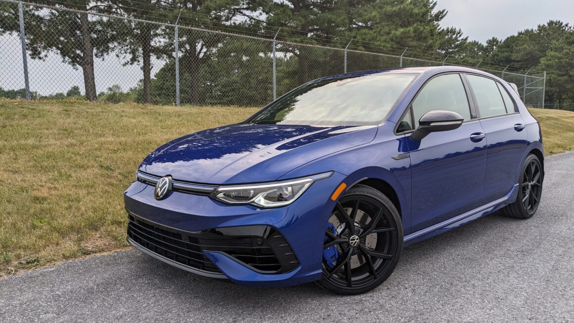 2023 Volkswagen Golf R hero