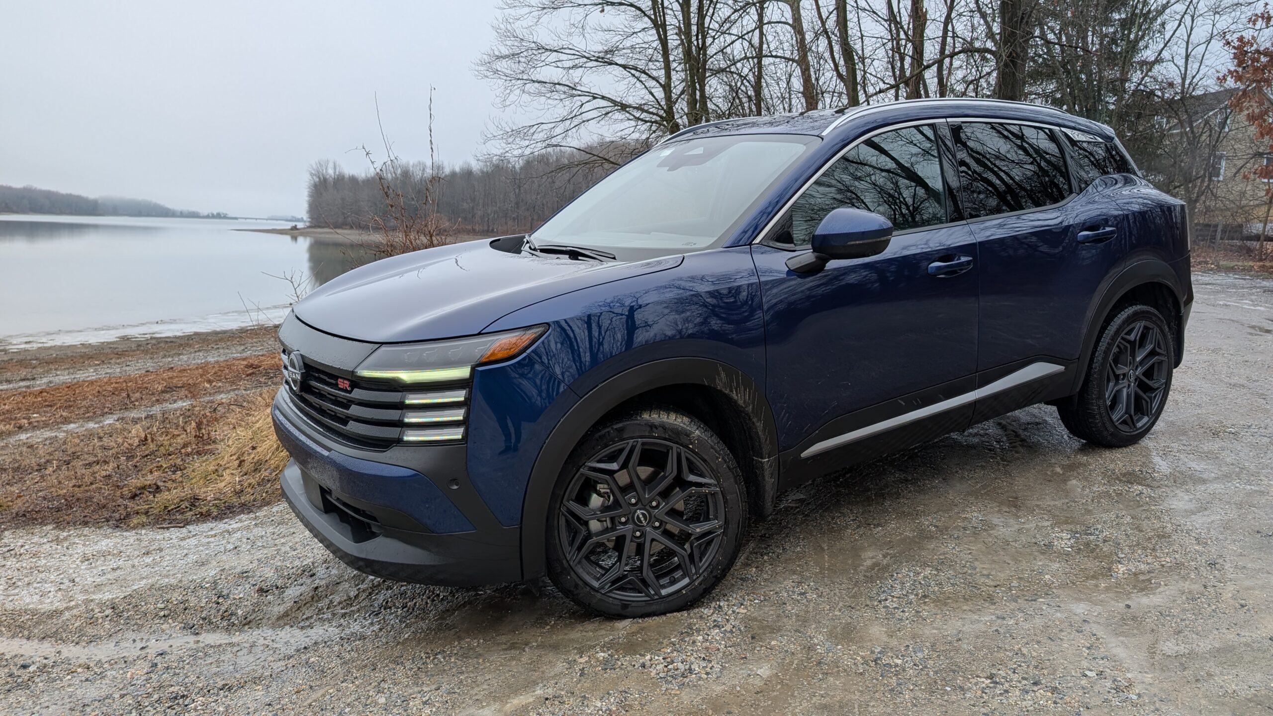 2025 Nissan Kicks SR hero