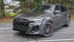 2025 Audi SQ7 Prestige hero