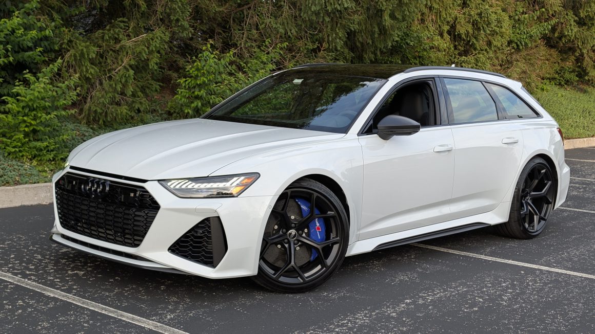 2026 Audi RS6 Avant hero