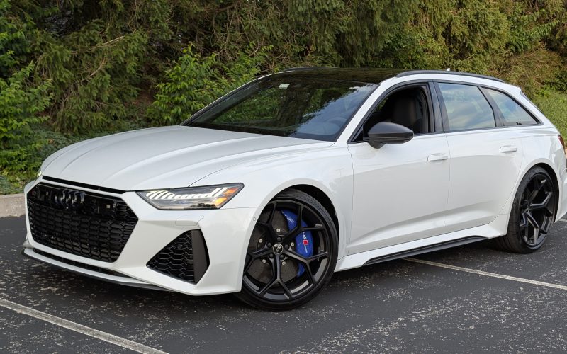 2026 Audi RS6 Avant hero